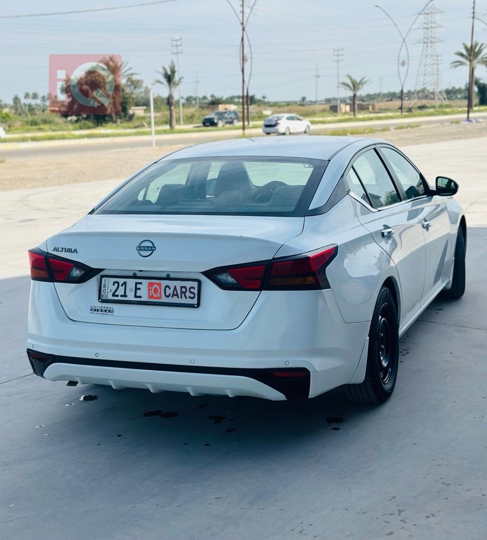 نيسان ألتيما